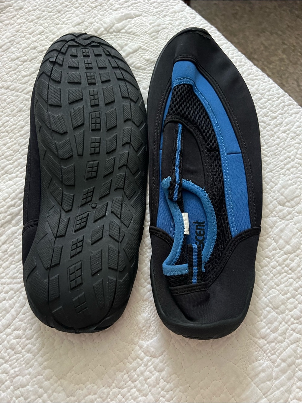 Water Shoes with Blue Accents mens 12 new sf
